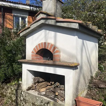 Hillside Semi-detached With Panoramic Views Schignano (Prato)