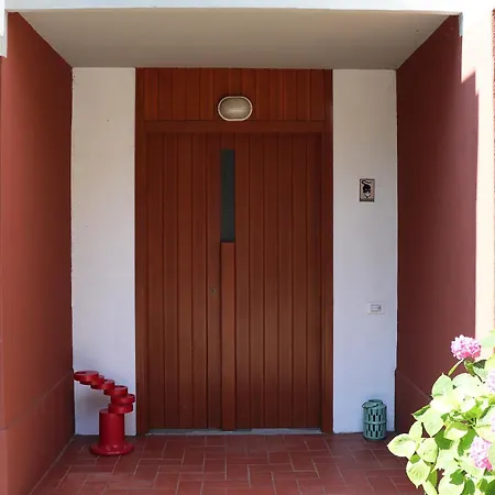 Hillside Semi-detached With Panoramic Views Casa de férias Schignano (Prato)