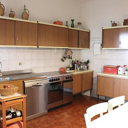 Hillside Semi-detached With Panoramic Views *