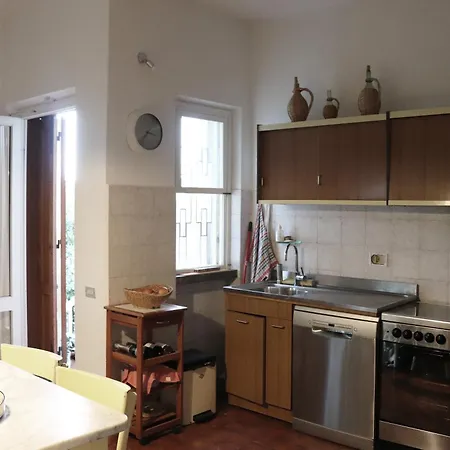 Hillside Semi-detached With Panoramic Views
