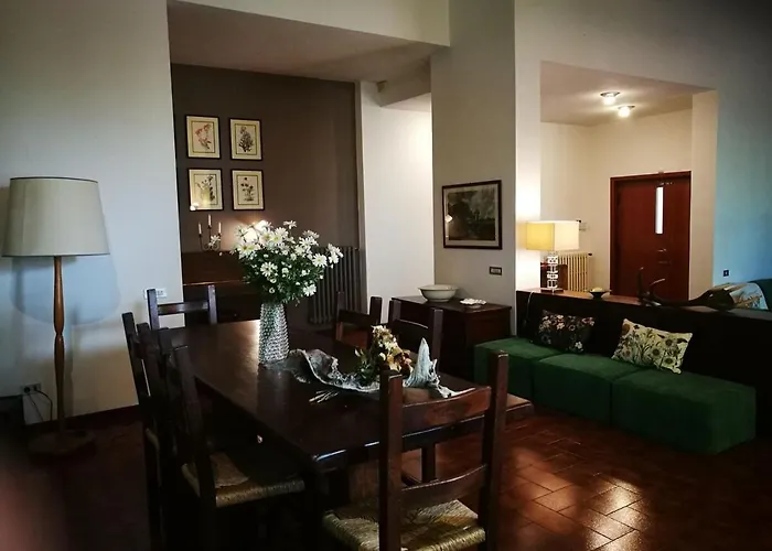 Hillside Semi-detached With Panoramic Views Schignano